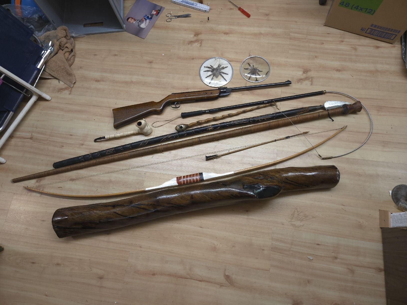 Tiro con l'arco: Exotische Sammlung: Speer, Bogen, Pfeil, Luftgewehr, Pfeife. – Usato da Oberglatt ZH venduto da albarpitsch 9