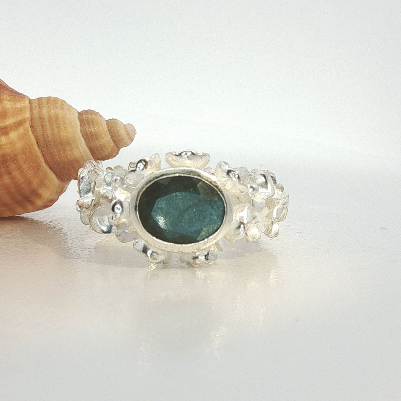 Olga Ribler Anelli: Statement Blumen Ring mit Labradorit – Grösse 60 – Nuovo (secondo la descrizione) da Luzern venduto da Schmuckoutlet 4