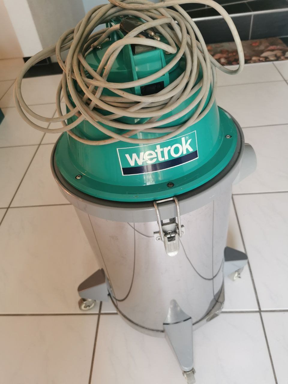 Wetrok Aspirapolveri & Accessori: WETROK Typ 430-105-2710 Staubsauger – Usato da Oberglatt ZH venduto da maravilho