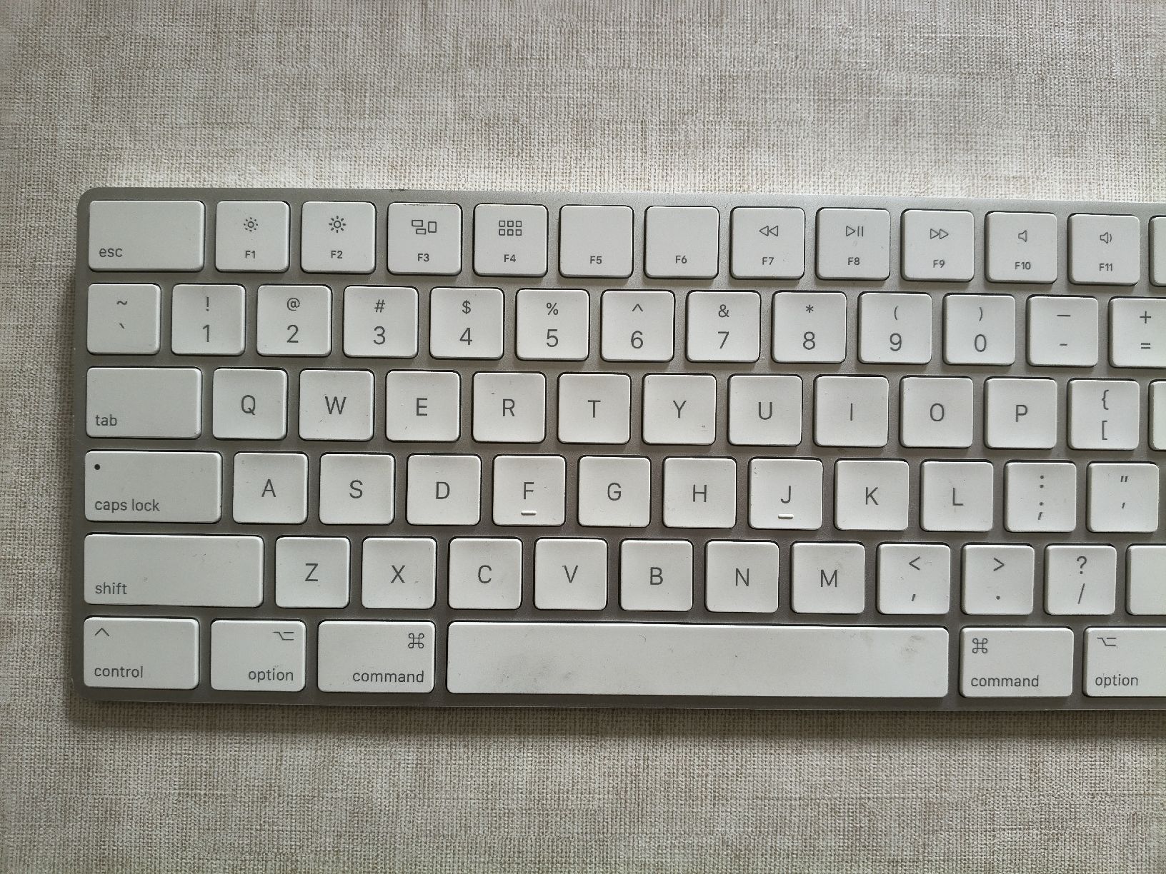Apple Tastiere: Apple Magic Keyboard with Numeric Keypad A1843 Silver – Usato da Zürich venduto da TrainLine 1