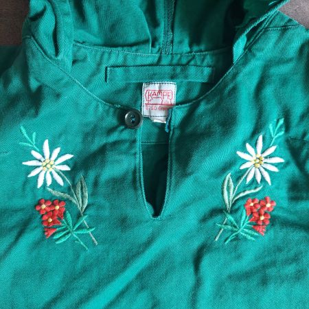 Grüne Trachtenbluse mit Kapuze, Gr. 30 von KAMPF, Glarus