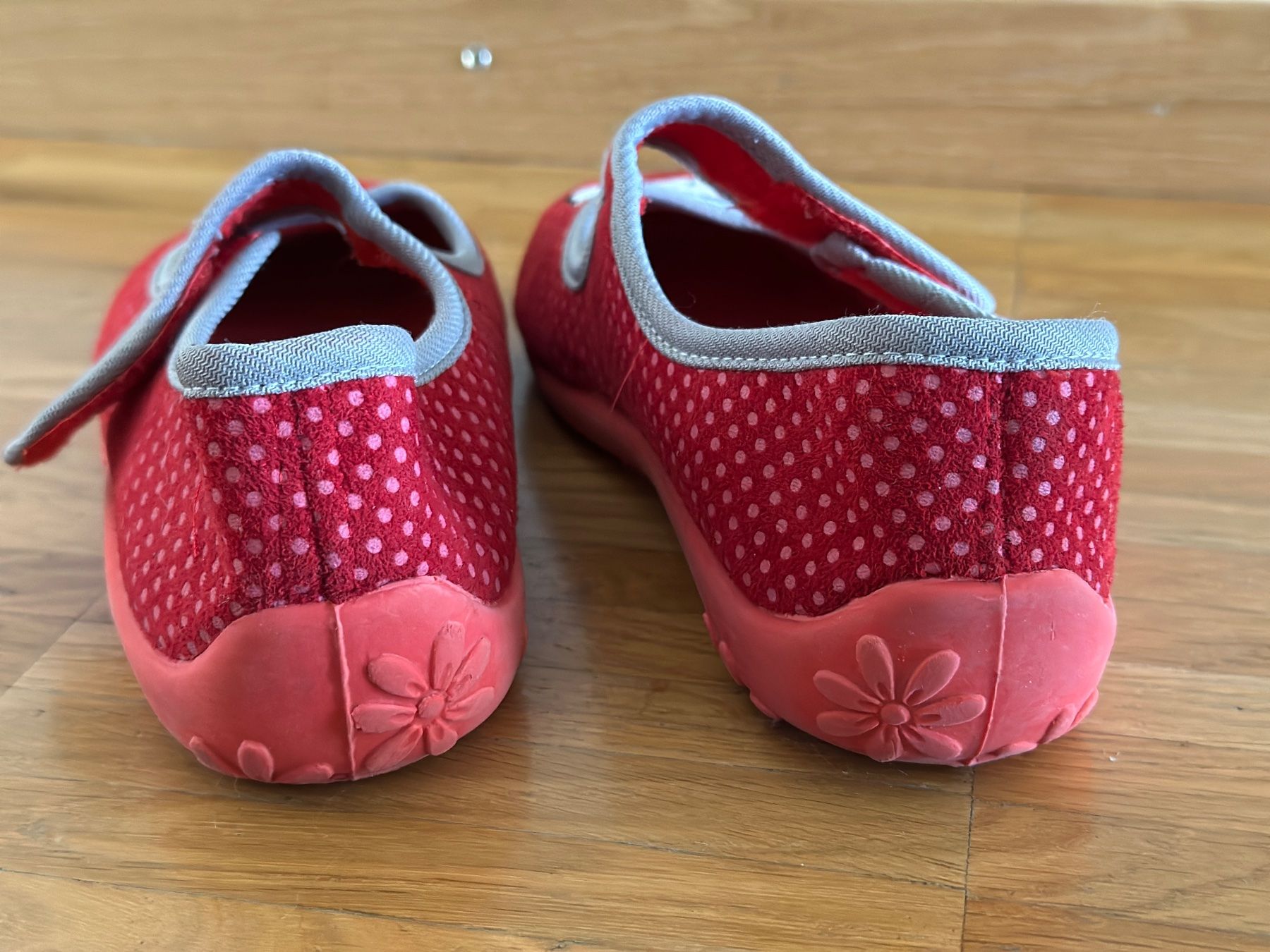 Scarpe per ragazze: hausschuhe kinder Kitty Gr 35 – Usato da Zürich venduto da poliveira 3