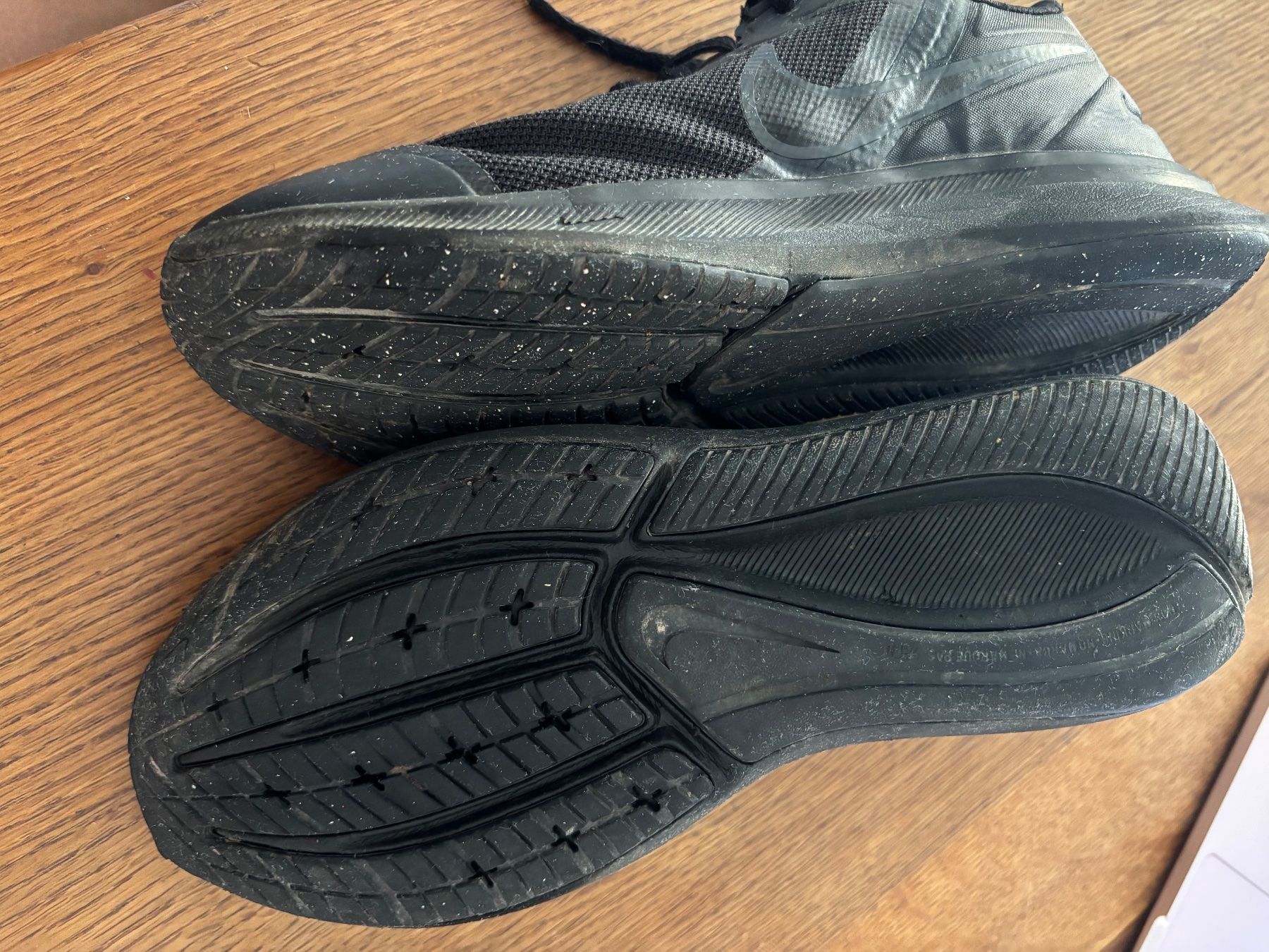 Nike Chaussures garçon: Nike Schuhe – D'occasion à Schänis par Di.Va 2