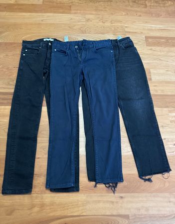 Lot de 3 pantalons bleu foncé et noir taille 36,38bon état