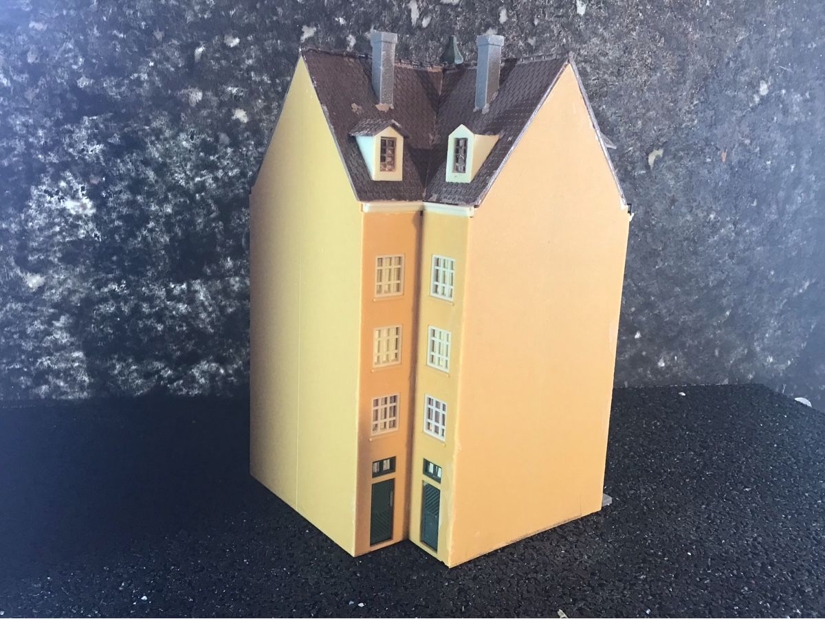Kit di modellismo & Modellini statici: MODELL GEBÄUDEHAUS HOTEL SONNE – Usato da Männedorf venduto da Spezial-Modelle 2