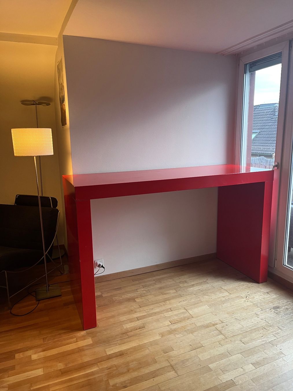 Tables: Große rote Bar – D'occasion à Zürich par ens_29qw 2