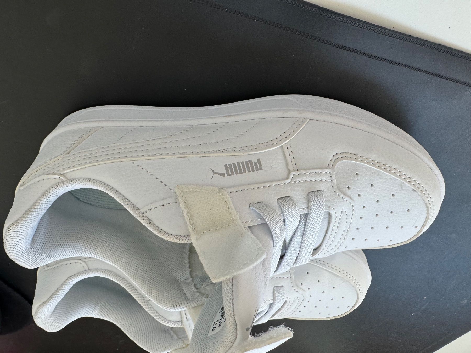 Puma Scarpe da uomo: Puma enfant, taille 35, blanches, comme neuves! – Nuovo (secondo la descrizione) da Chatelaine venduto da lae_7h8n 2
