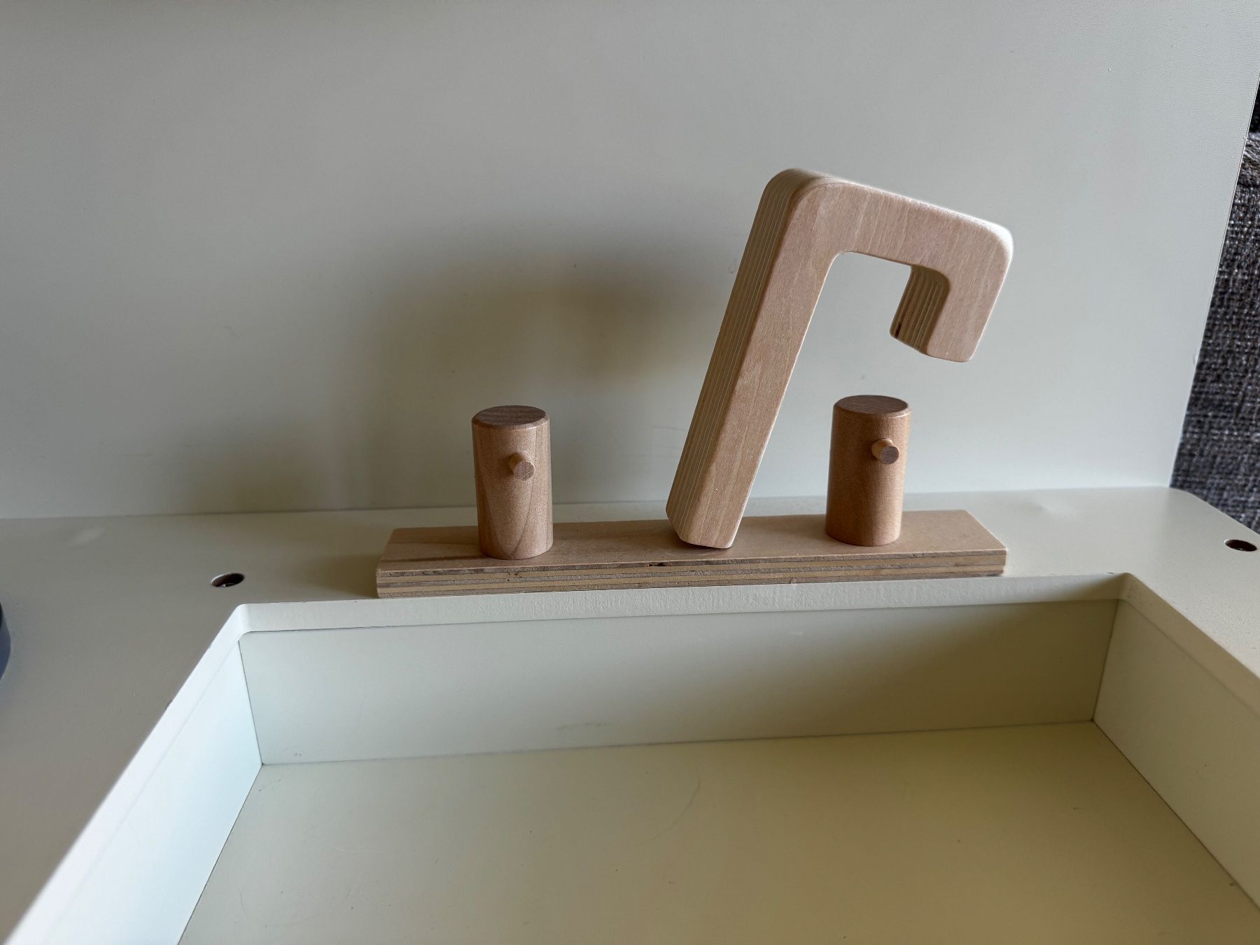 Spielzeuge: Spielküche aus Holz – Gebraucht aus Zofingen von StephanieH06 1