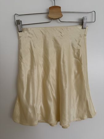 Elegant satin butter yellow Mini Skirt 