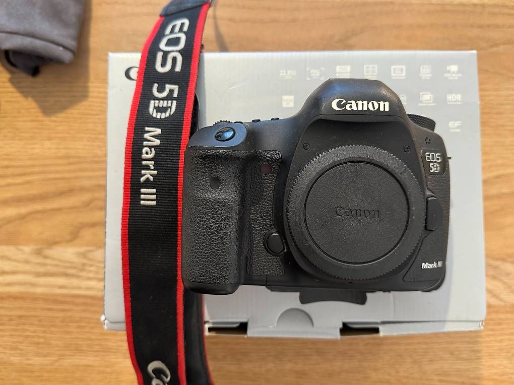 Appareil photo: Canon EOS 5D Mark III Body + Original Box + Strap – D'occasion à Basel par Barbara_Gug 3
