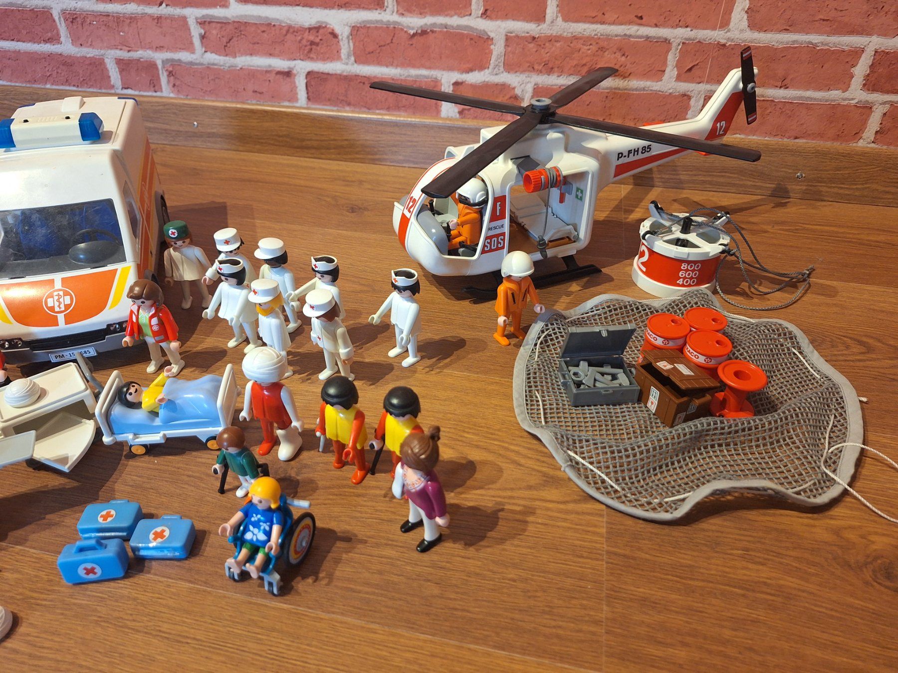 Playmobil Spielzeuge: Playmobil Notruf – Gebraucht aus Bazenheid von zege 1