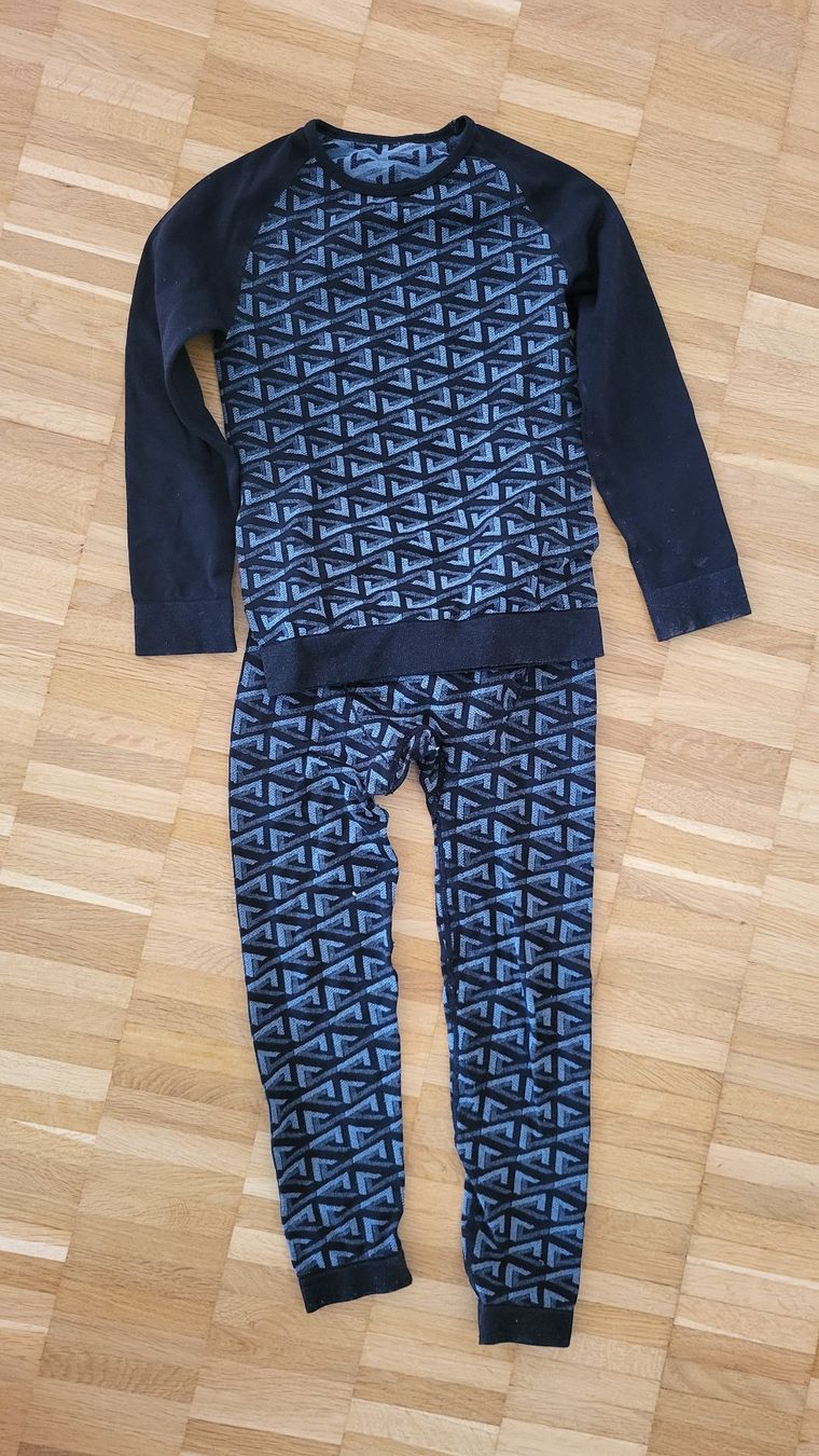 Lotti & Set di vestiti: Hochwertiges Thermo-Set, Gr. 122 – Nuovo (secondo la descrizione) da Ipsach venduto da kgr_x77q
