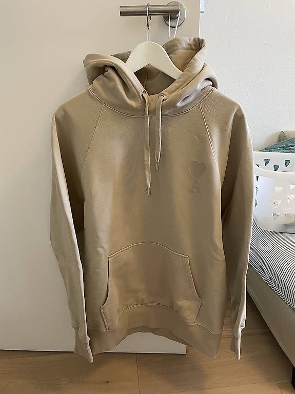 Pullover & Sweatshirts: AMI Pullover Gr. XL – Gebraucht aus Ennetbürgen von Jvek
