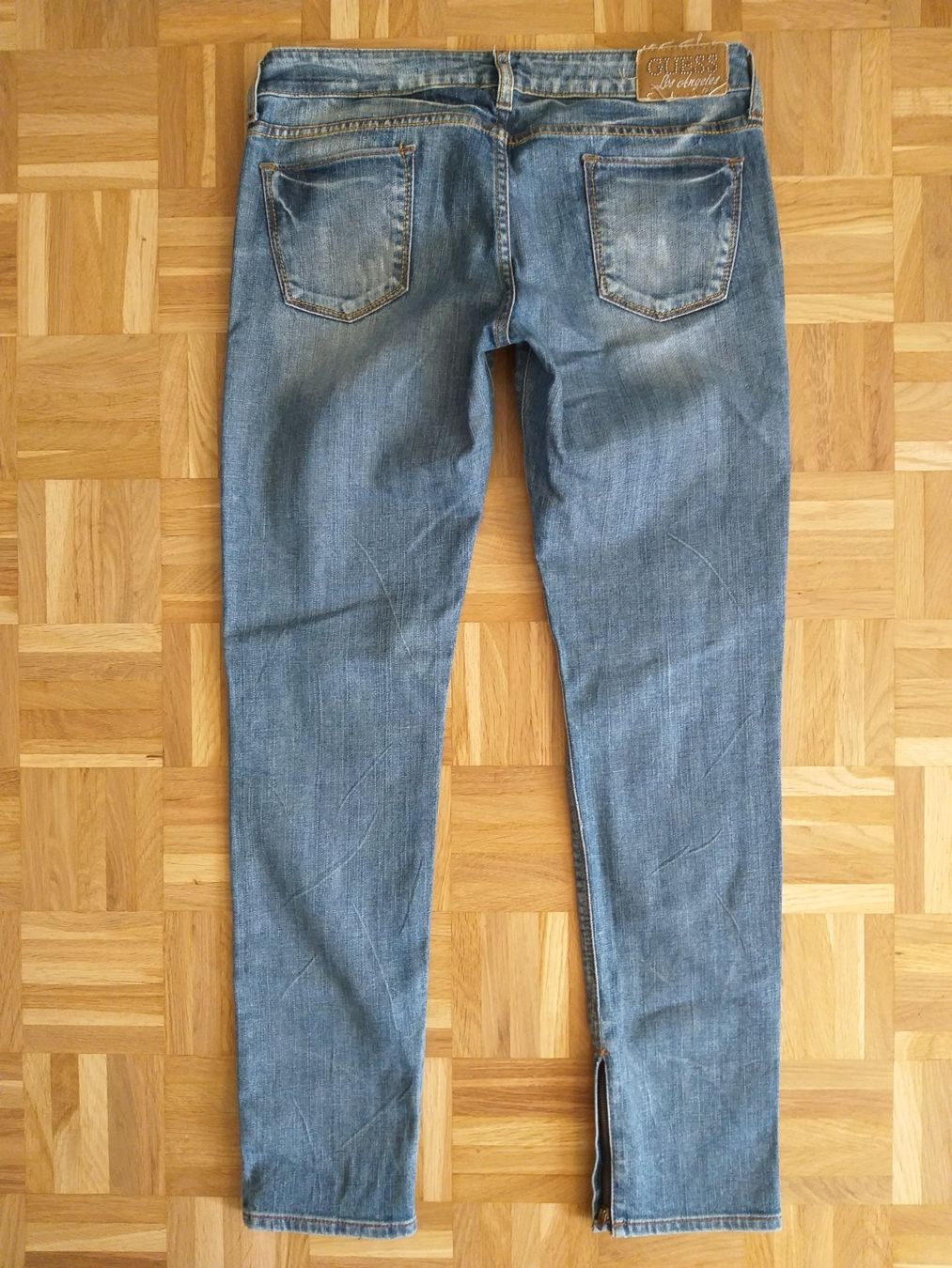 Guess Jeans: GUESS Jeans BEVERLY SLIM-LEG taille / Grosse 29 – Usato da Cossonay-ville venduto da Super-Price-Quality 5