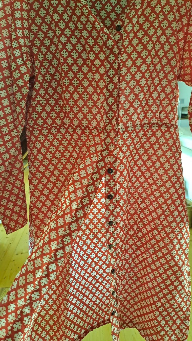 Vestiti: Tatti Kleid rot-weiss gemustert Gr. S/M – Usato da Richterswil venduto da sri_v6c9 3