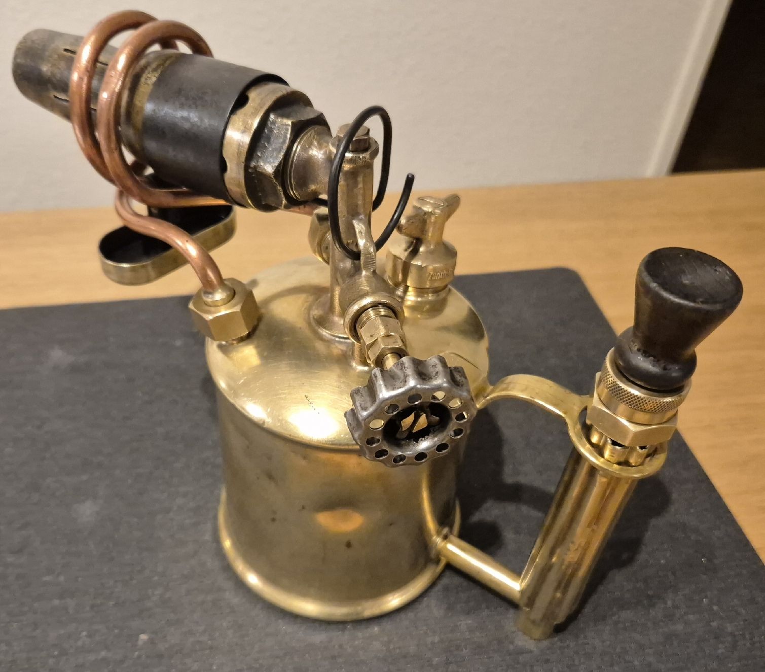 Tutti gli attrezzi: Antike schweizer Lötlampe – Usato da Au ZH venduto da Nostronomo 3