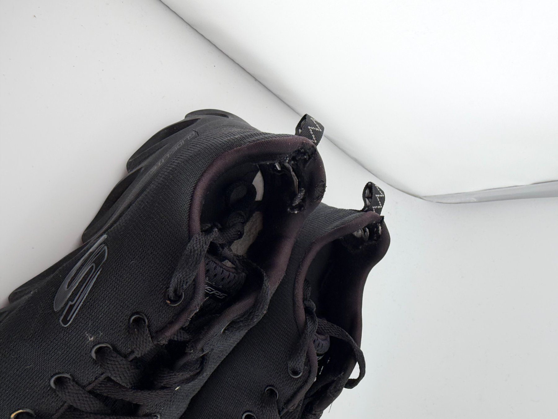 Scarpe da donna: Schwarze Skechers Schuhe – Usato da Riehen venduto da edu_92w7 4