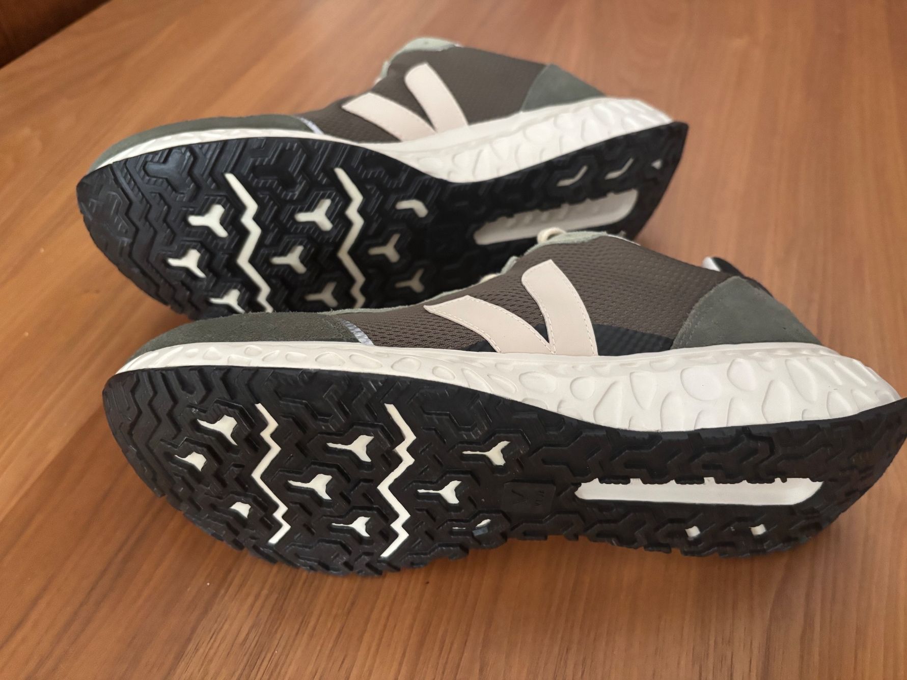 Veja Scarpe da uomo: Veja Turnschuhe - neu – Nuovo e nell'imballaggio originale da Zürich venduto da parisgirl 1