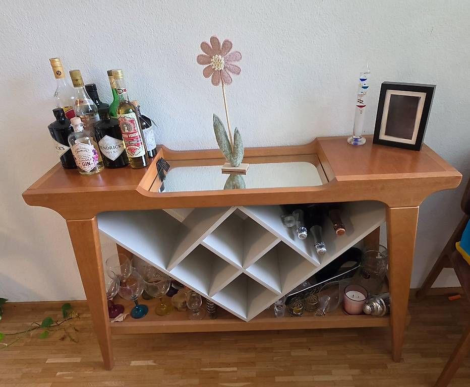 Scaffali: Weinregal / Barmöbel mit Glasplatte – Usato da St. Gallen venduto da Karina079 1