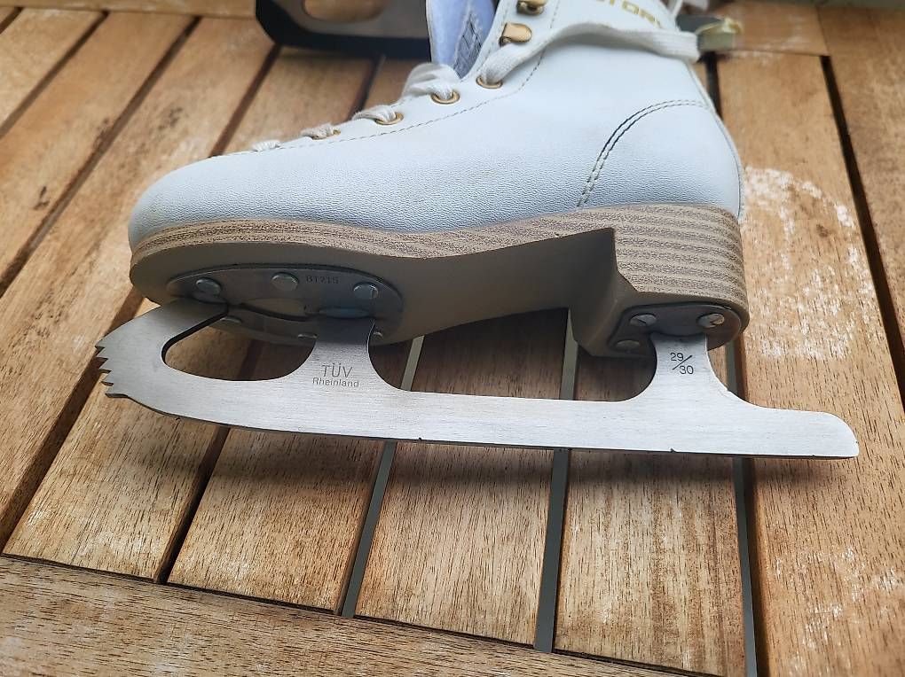 Schlittschuhe: Eiskunstlaufschlittschuhe – Gebraucht aus Zürich von Pommes0 2