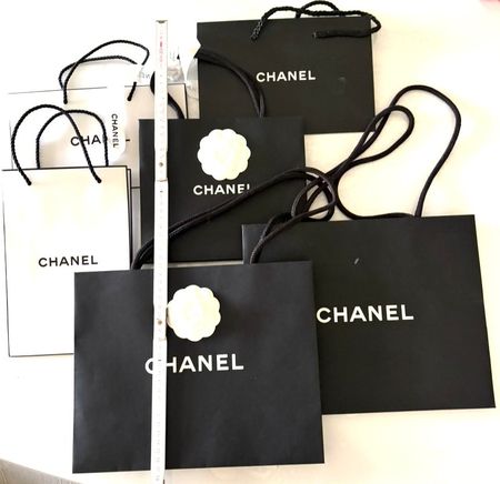 6 CHANEL Papier Taschen