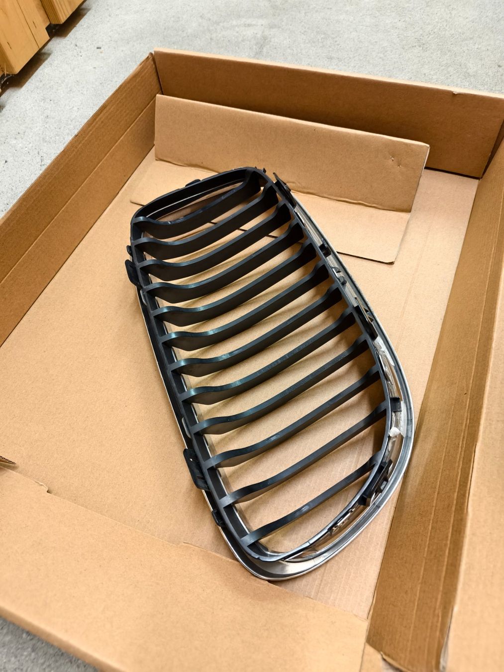 BMW Alle Autoersatzteile: Original BMW 3er E90 / E91 LCI Nieren Kühlergrill – Gebraucht aus Wünnewil von kushakiller 1