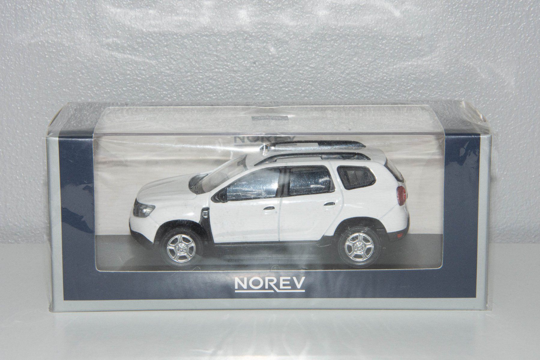 Dacia Modellini d'auto: Dacia Duster blanc NOREV (1/43) – Nuovo e nell'imballaggio originale da Genève venduto da auto_miniatures 2