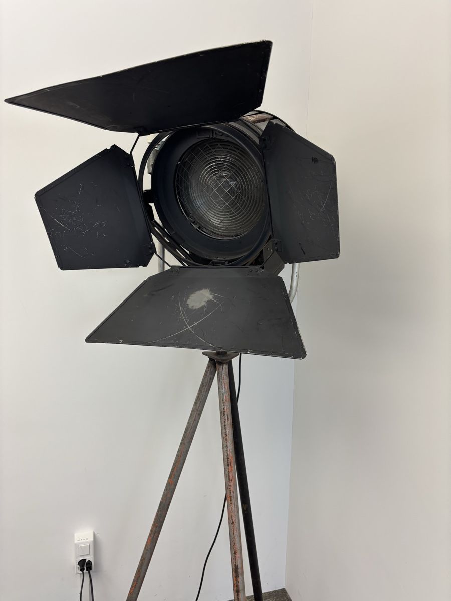 Lampade: Genialer Studio- Filmscheinwerfer – Usato da Geroldswil venduto da tad_7wt2 1