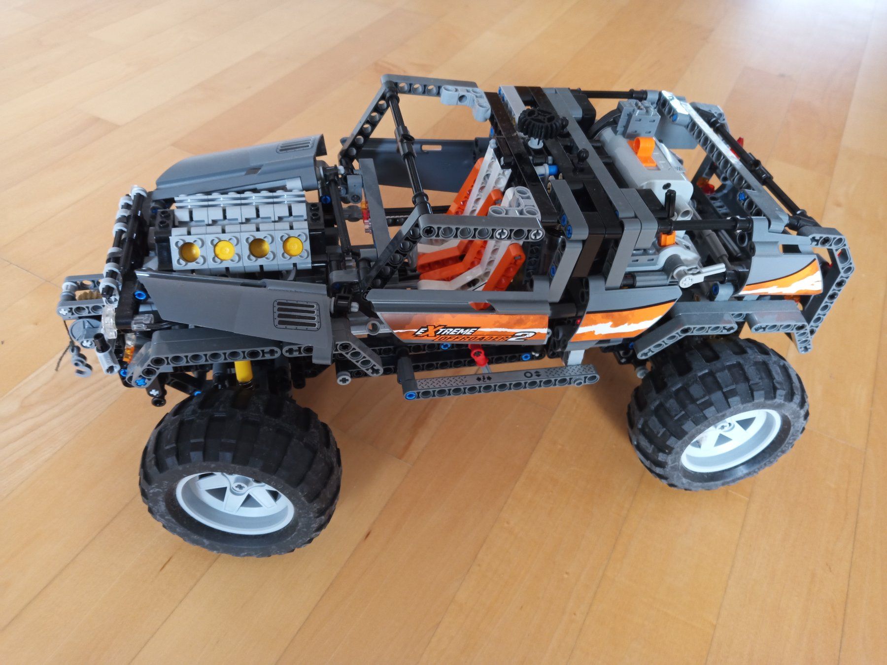Lego Kit di costruzioni: Lego Technic grosser Geländewagen 8297 – Usato da Landquart venduto da MariaMagna 1