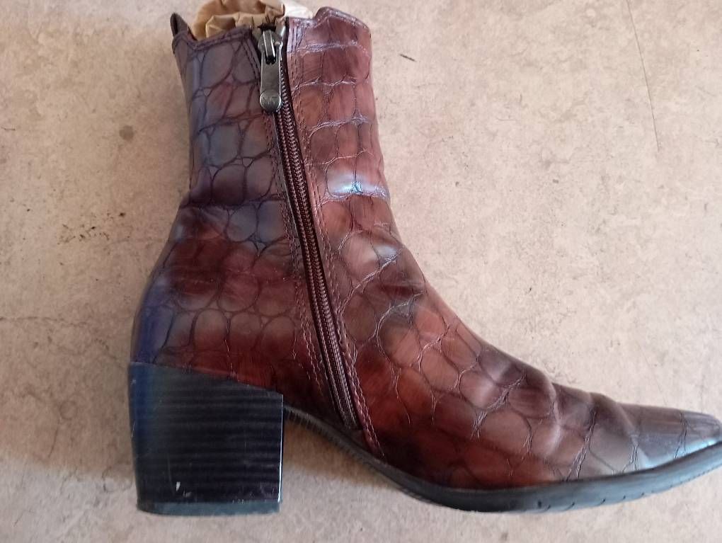 Scarpe da donna: Leder pumps Größe 39 – Usato da Basel venduto da Petergunn 1