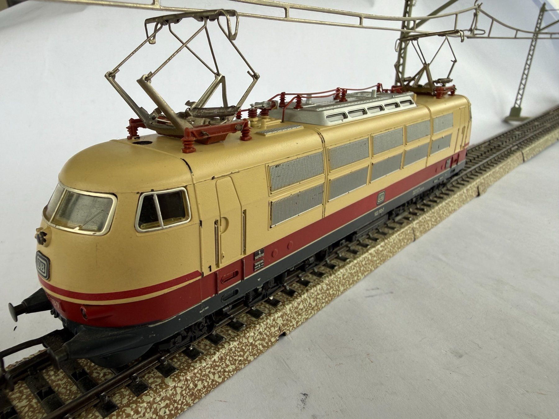 Märklin Modellini di ferrovie: Märklin 3053 BR 103 DB – Usato da Winterthur venduto da pascalCCS