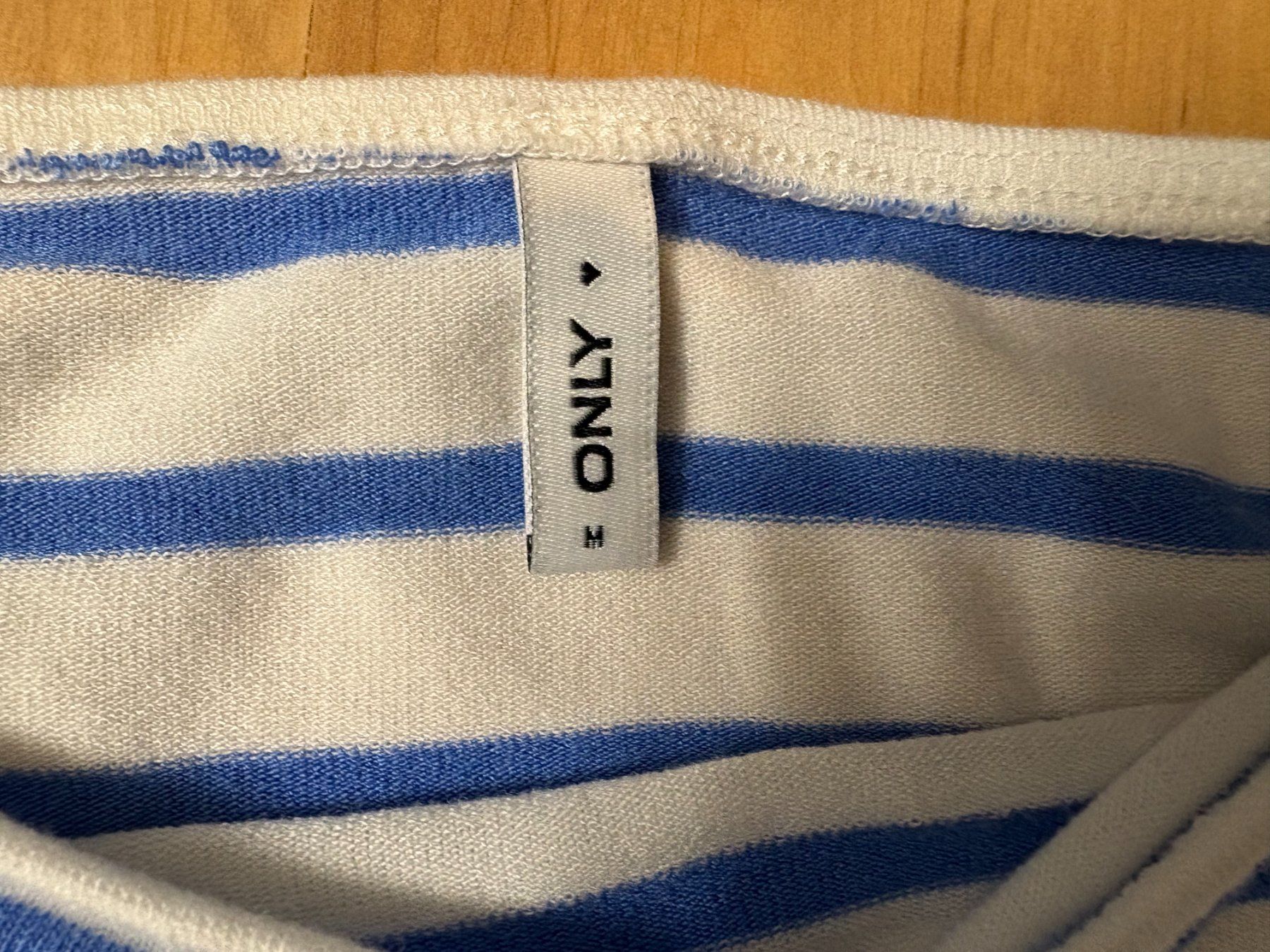 Only T-shirt: Gestreiftes Shirt Gr. S/M – Nuovo (secondo la descrizione) da Willisau venduto da ani_gtk8 1