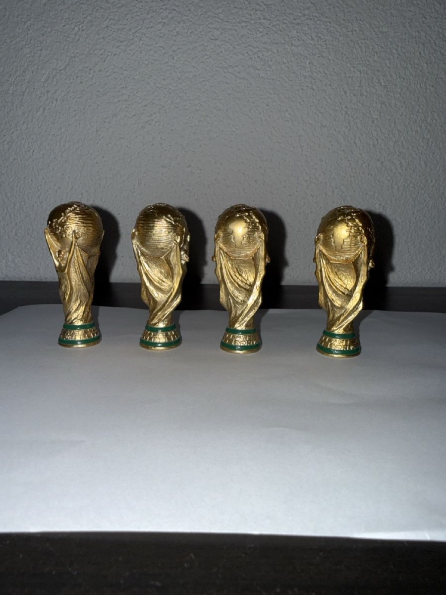 Statuette: 4x WM Pokal Figuren 7cm – Nuovo (secondo la descrizione) da Buchs ZH venduto da kaktus899 1