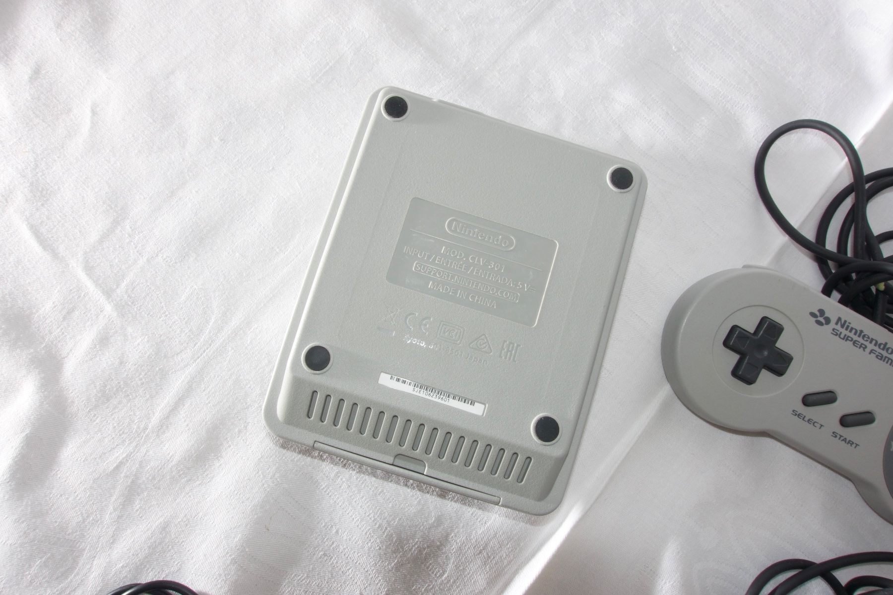Nintendo Console: Super Nintendo Super Famicom Konsole mit 2 Controller – Usato da Zürich venduto da sgmiles 3