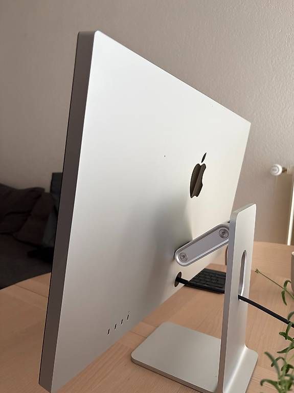 Monitor: Apple 27" Studio Display Monitor Standardglas – Usato da Ittigen venduto da jimmy_ 1