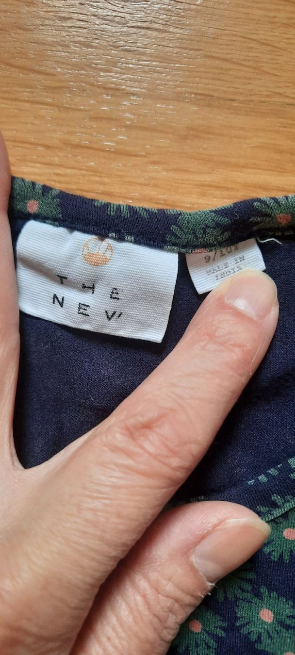 Pullover & Sweatshirts: The New Langarmshirt mit Blumenmuster, Grösse 134 – Gebraucht aus Zürich von Pinga05 1