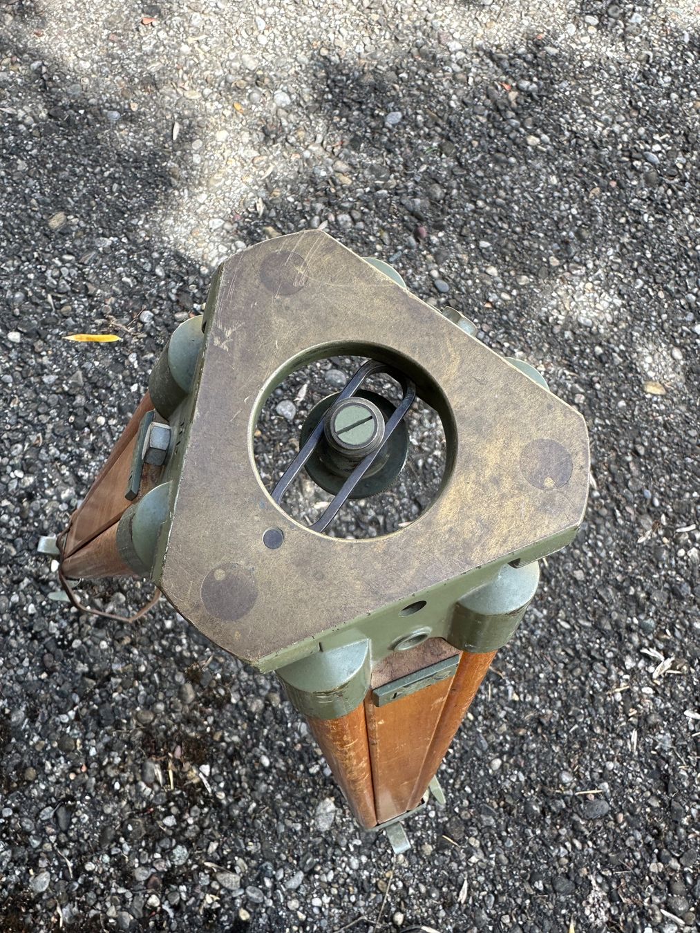 Treppiedi & Teste: Holz-Stativ / Schweizer Armee IIb – Usato da Zürich venduto da frauflufelberg 4