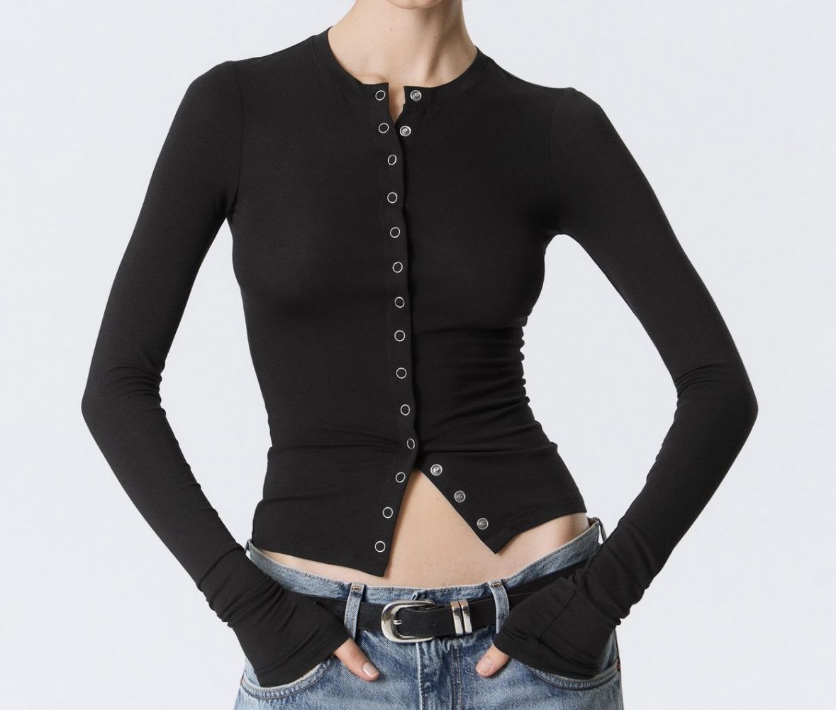 Weekday Tops: Langarm-Top von Weekday – Neu (gemäss Beschreibung) aus Neuenegg von kar_smg9