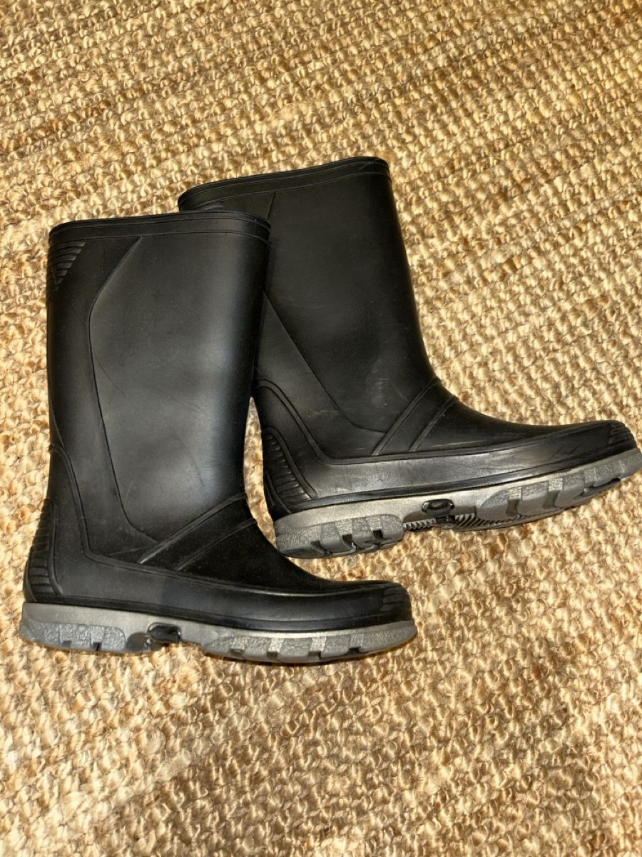 Scarpe da uomo: Schwarze Gummistiefel Gr. 31 – Usato da Dottikon venduto da cimar