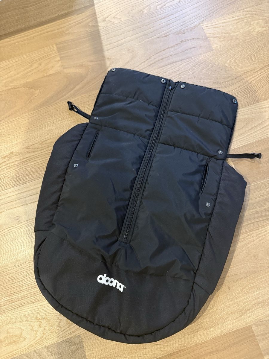 Doona Carrozzine: Doona Plus Kindersitz mit Isofix Basis schwarz gebraucht – Nuovo (secondo la descrizione) da Sax venduto da FreakMara 7
