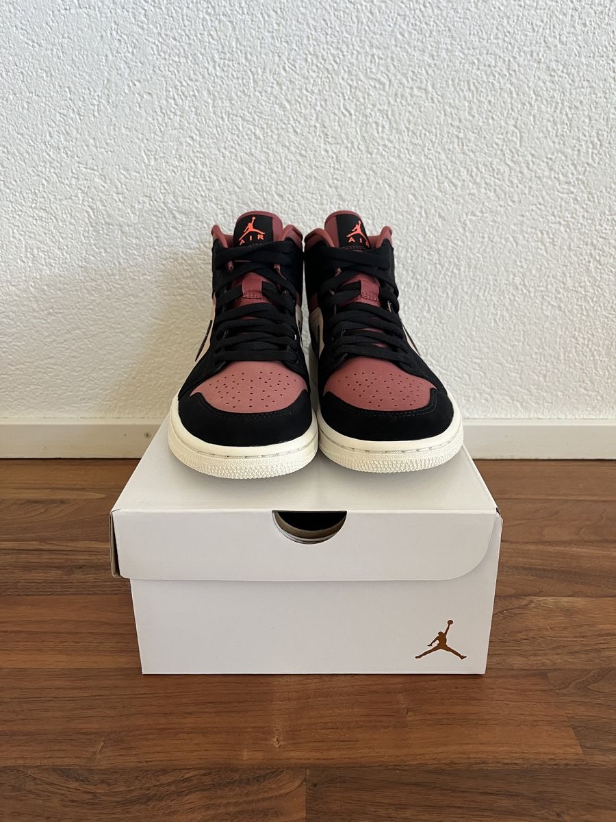 Jordan Scarpe da donna: Nike Air Jordan 1 Mid Canyon Rust – Nuovo (secondo la descrizione) da Buochs venduto da n0.w0 1