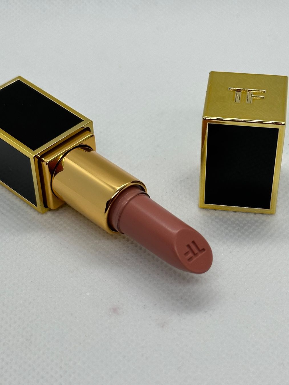 Tom Ford Make-up: Tom Ford rouge à lèvres 2 g – Nuovo (secondo la descrizione) da Pully venduto da Natala
