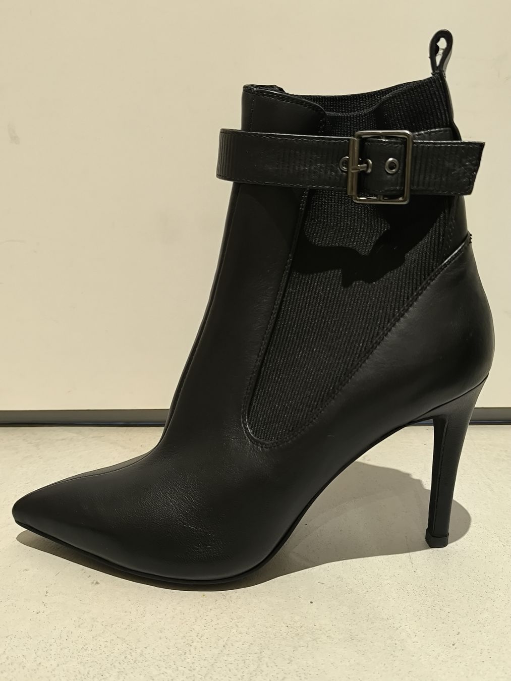 Scarpe da donna: Wittchen Black Leather Heeled Ankle Boots, Size 40 EU – Nuovo e nell'imballaggio originale da Winkel venduto da dan_r55h