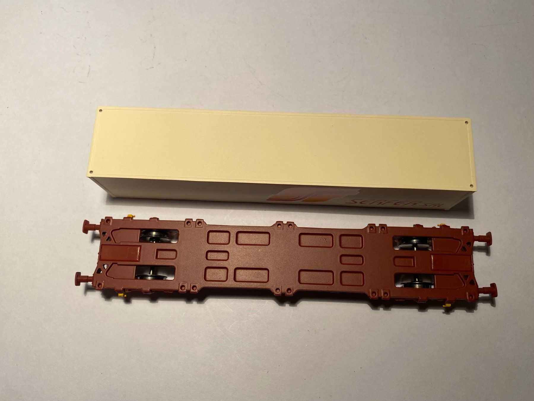 Piko Modelleisenbahnen: PIKO Transport Containerwagen SERFER 95617, DC Achsen – Gebraucht aus Buchrain von Modellbahn11 6