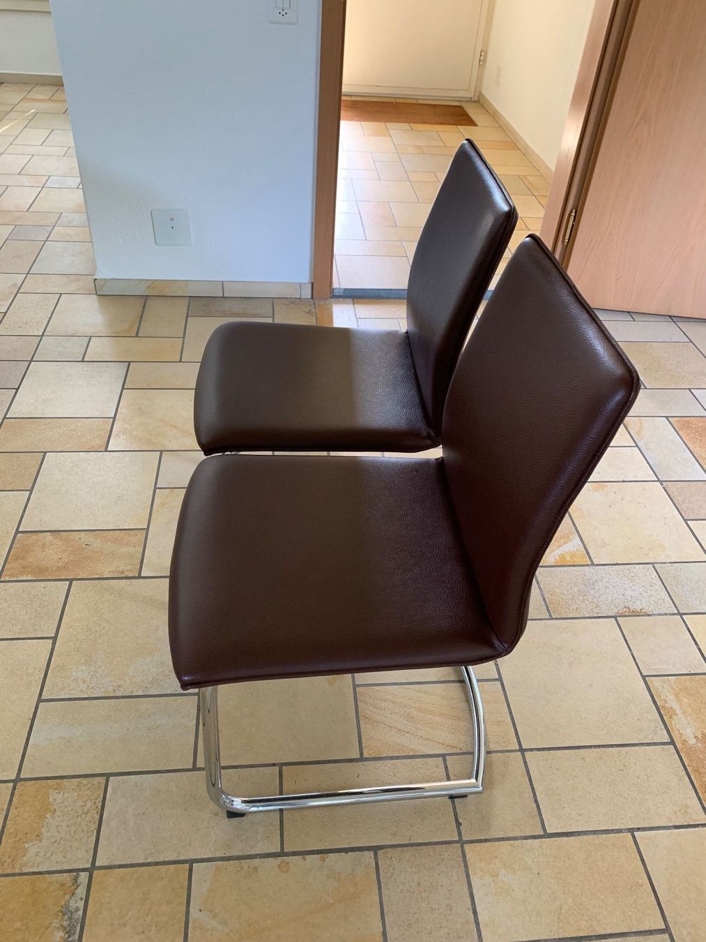 Chaises: 6 Leder-Stühle – D'occasion à Birr par Lotus23 2