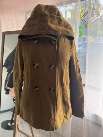 Zara Jacke mit Kapuze, Grösse S, Top Zustand für den Winter!