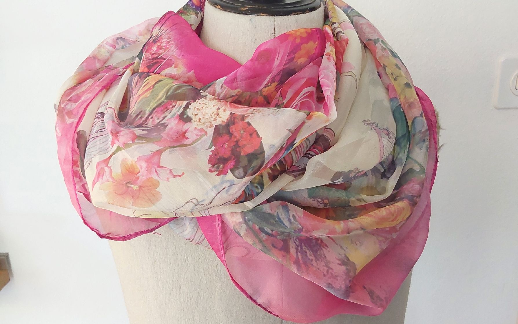 Polyester Foulard & Sciarpe: Loop Polyester – Nuovo (secondo la descrizione) da Köniz venduto da scopello12