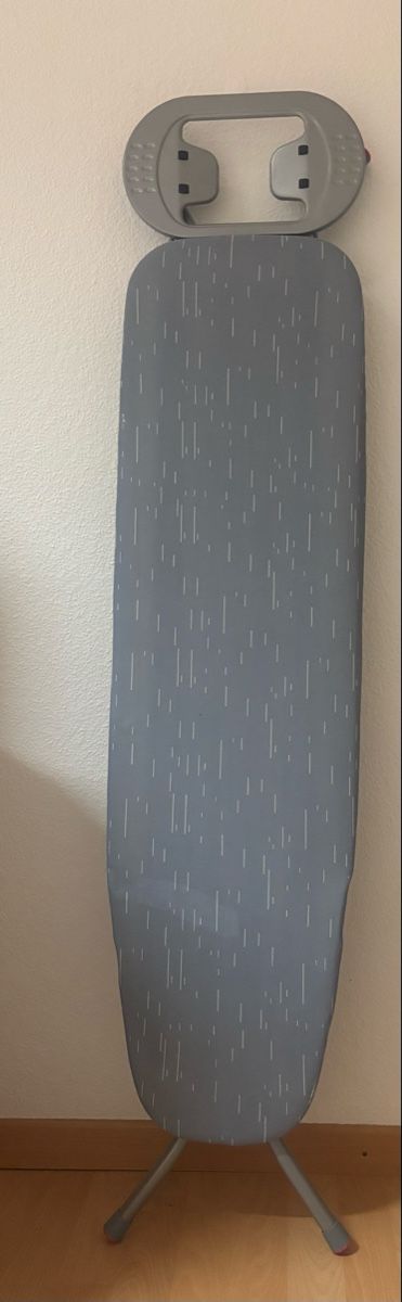 Ikea Assi da stiro: Bügelbrett  – Nuovo (secondo la descrizione) da Chur venduto da mad_h57q