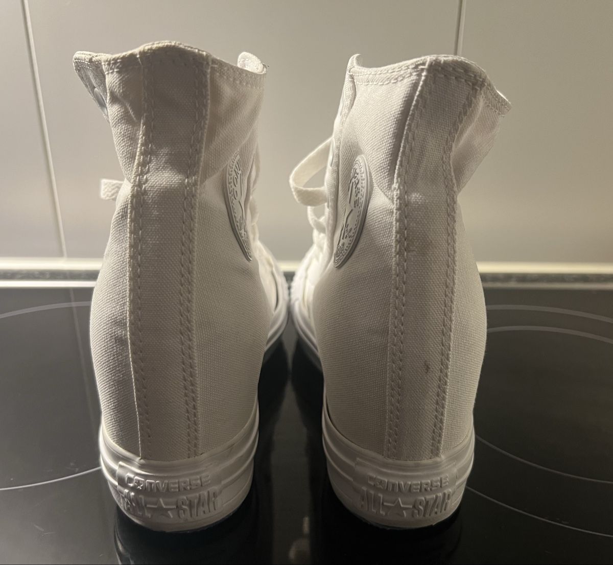 Converse Scarpe da donna: Weisse Converse mit Absatz (Gr. 36.5) – Usato da Winterthur venduto da jessi_b95 2