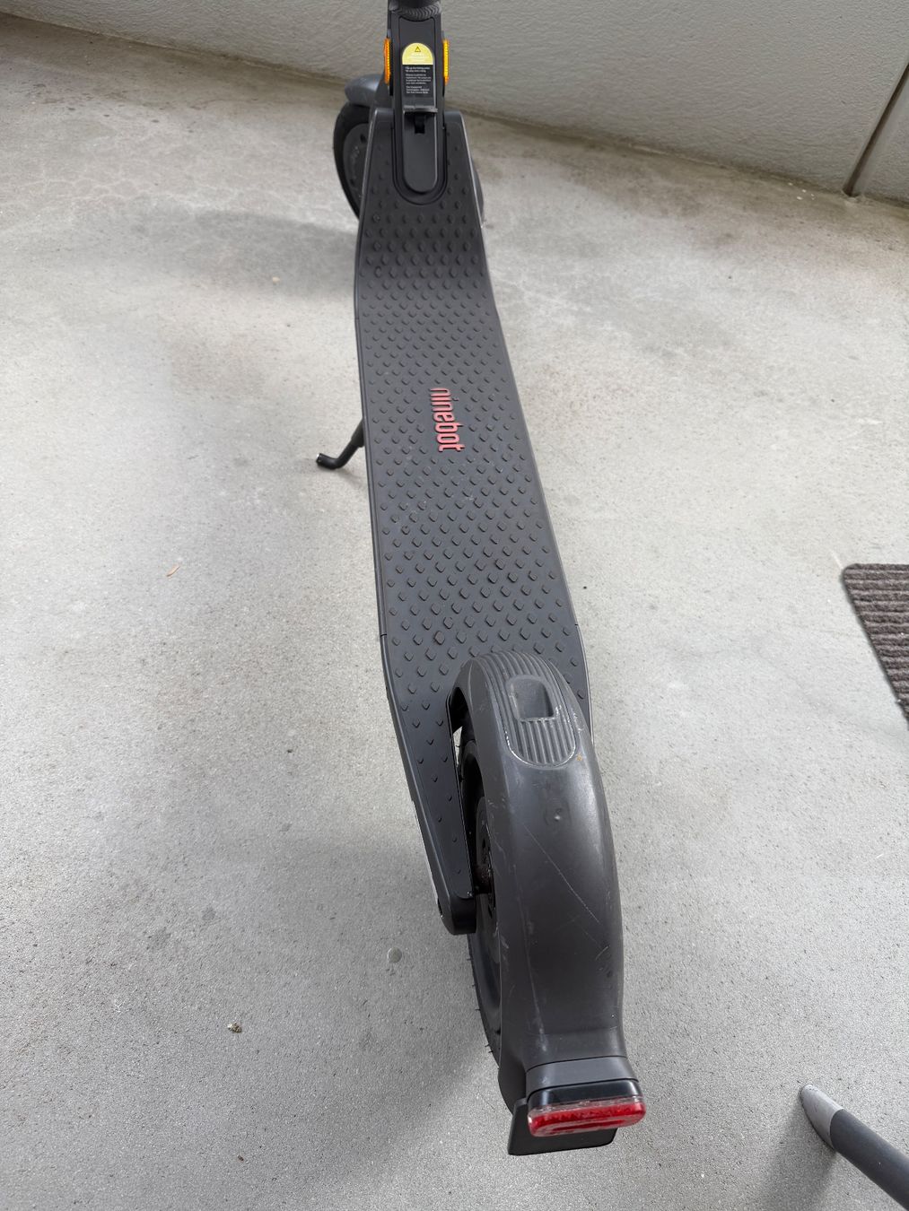 Segway Kickboard: Ninebot E45D E-Scooter sehr guter Zusand – D'occasion à Oftringen par ste_mp2b
